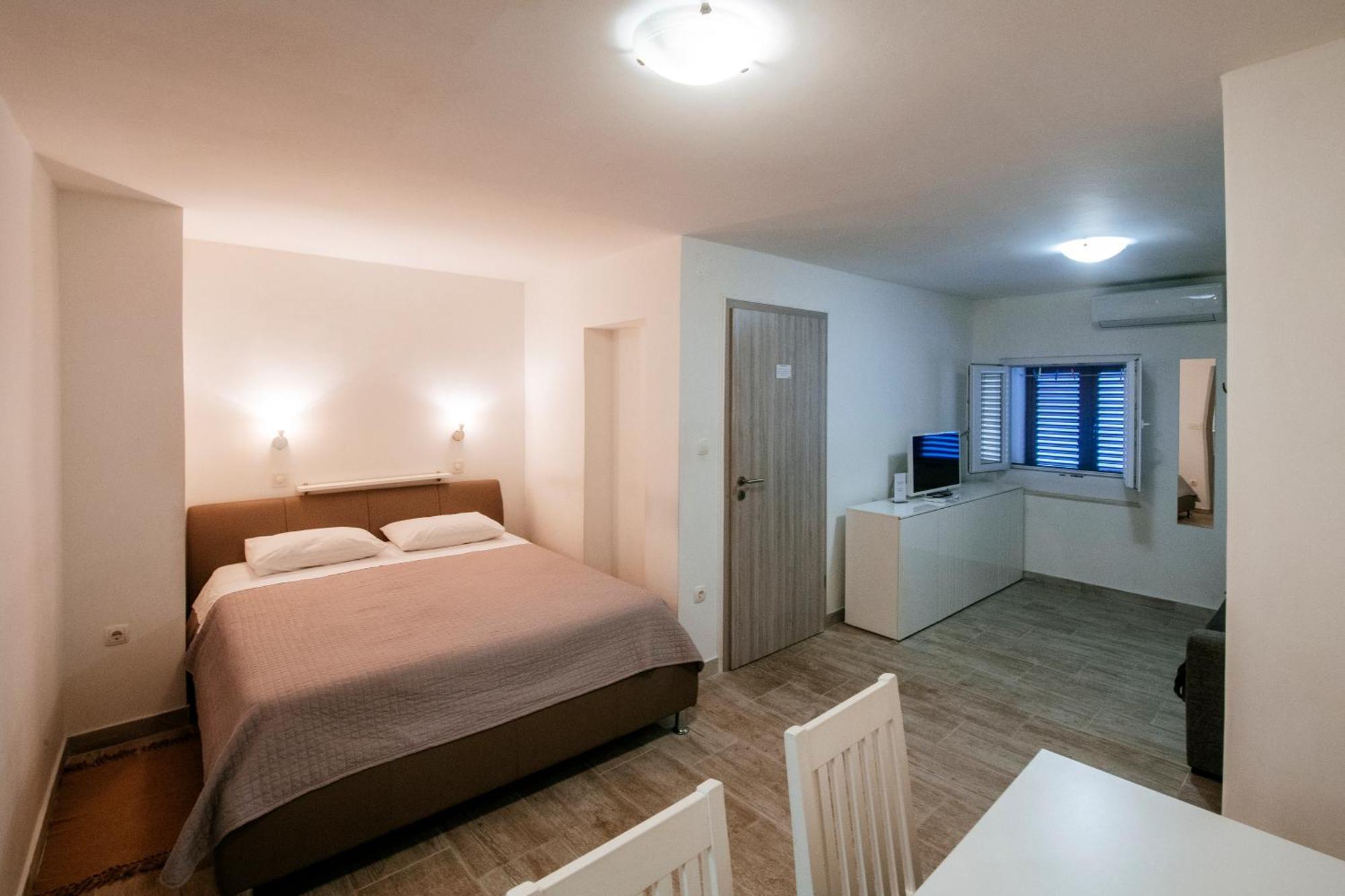 Apartmani Ema ซาดาร์ ภายนอก รูปภาพ
